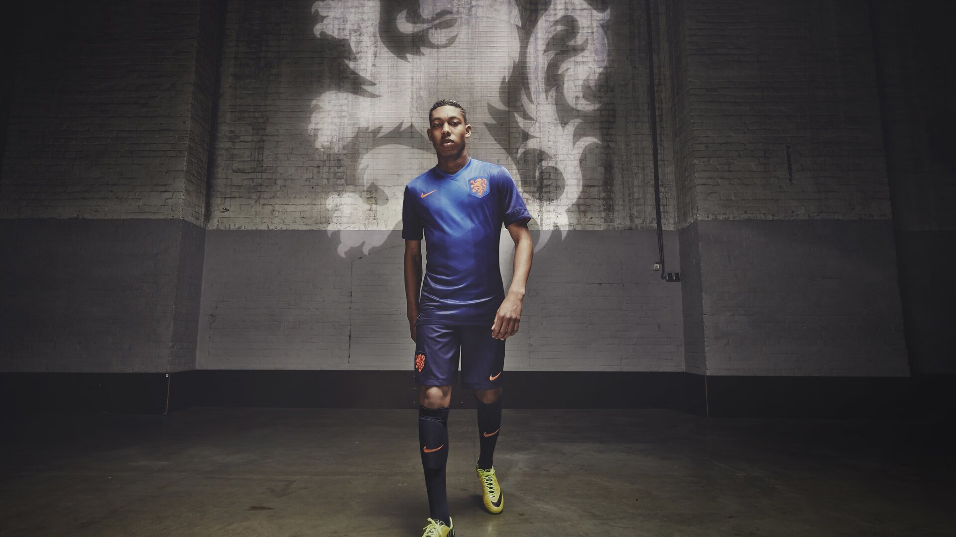 开云全站下载-足球体能训练标准手册正式向社会发布，足球体能训练标准手册正式向社会发布了吗